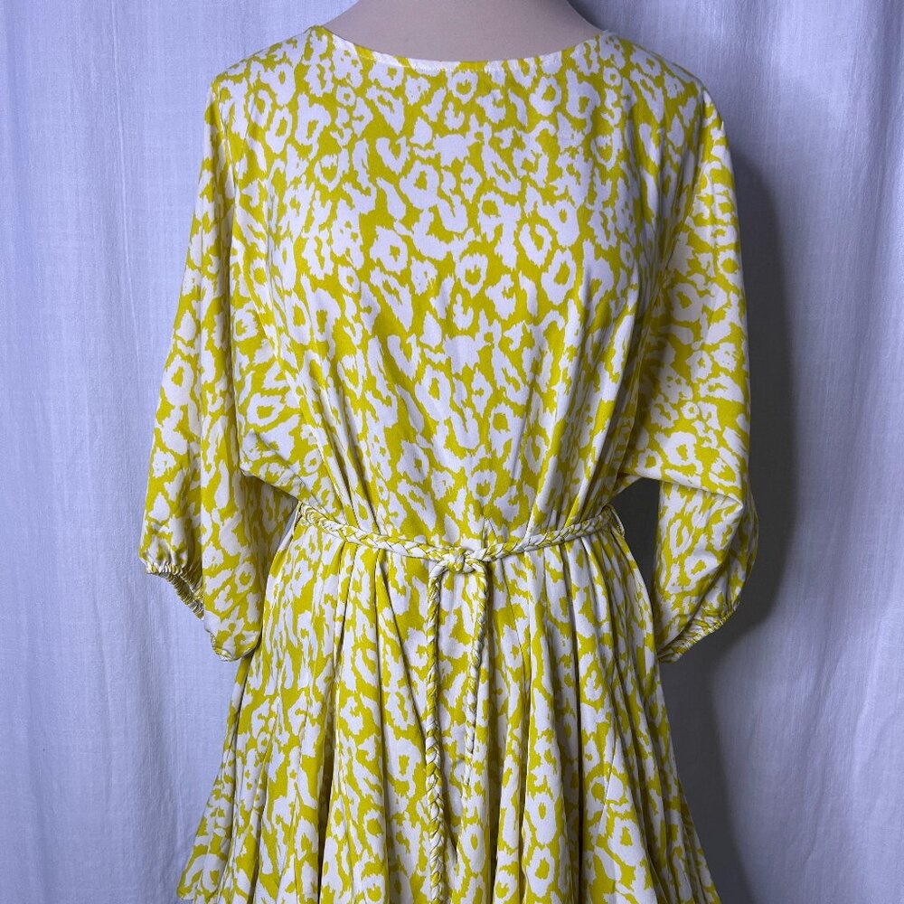 Aakaa White and Yellow Knee Length Dress Braided Belt 3/4 Dolman Sleeves Size L